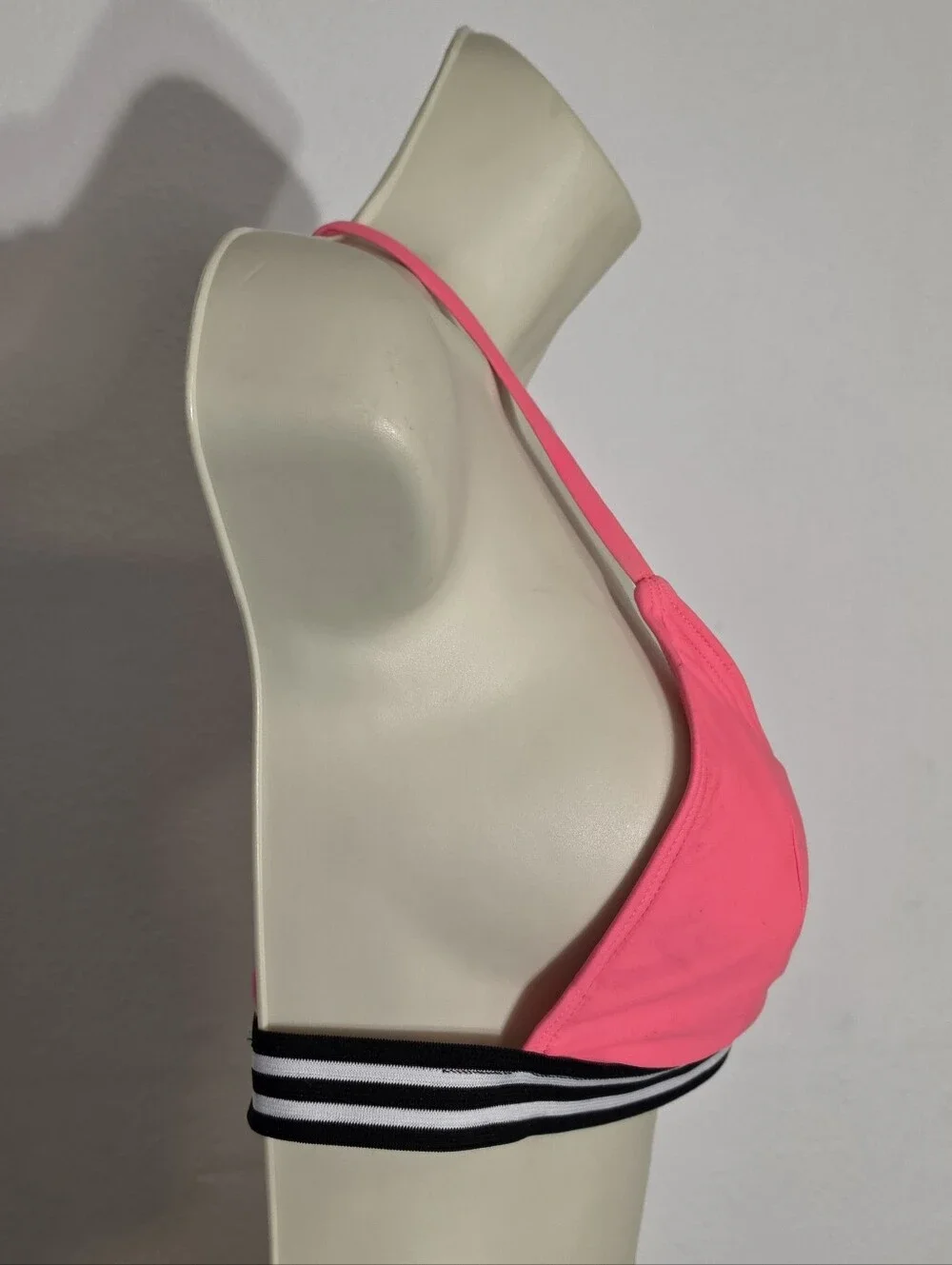 Route 101 Sport Bikini Top Neon Pink Triangle Pink Size M - Picture 10 of 16